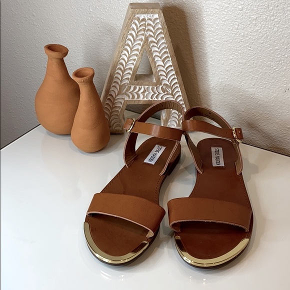 Steve Madden Shoes - Steve Madden Gold plated sandals